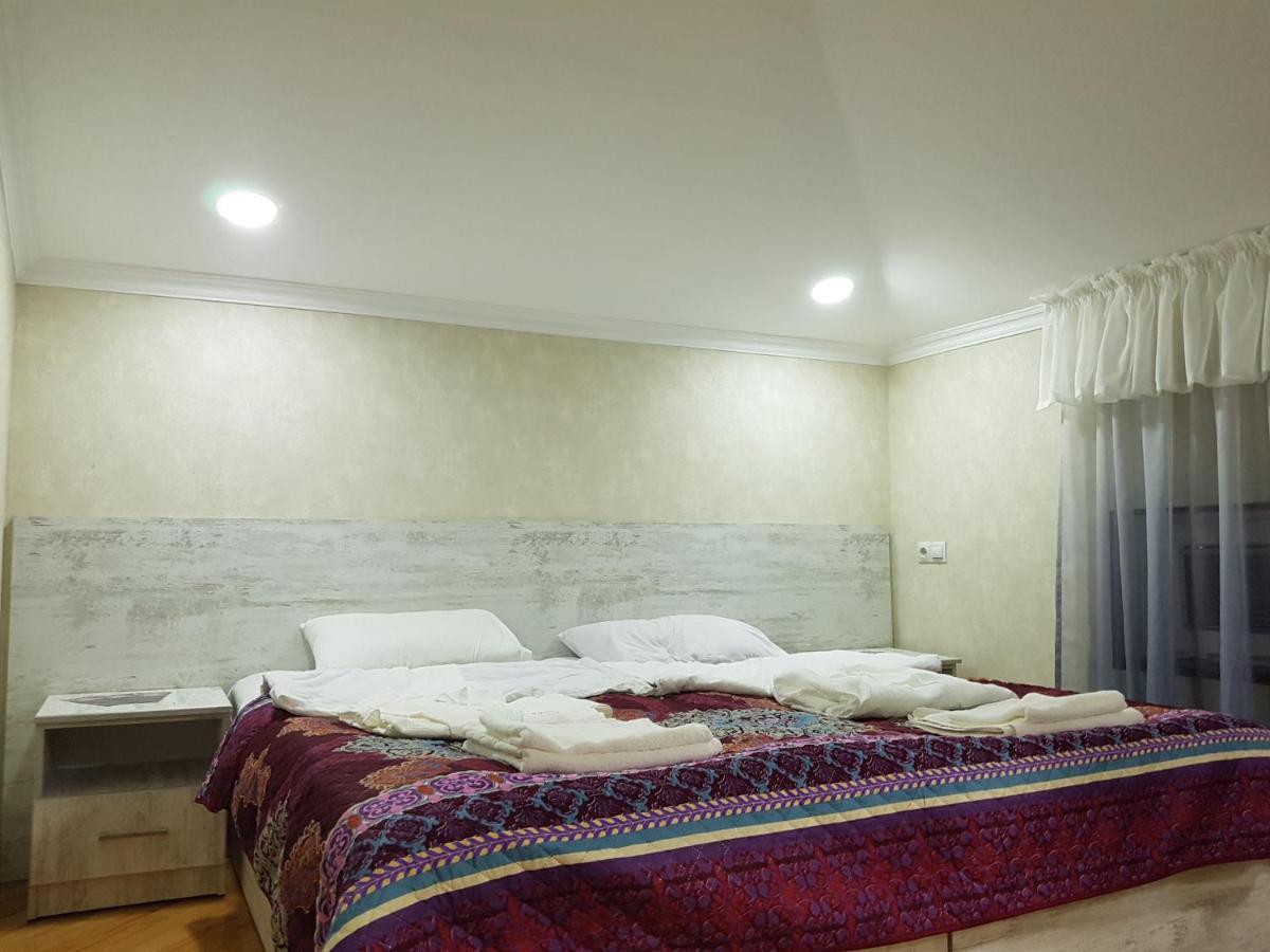 Guest House 15A Kutaisi Exterior foto